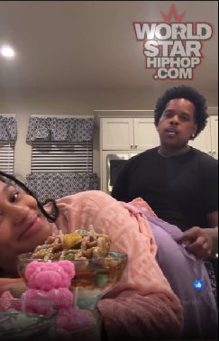 They Say This Is Why Lil King Got Up Outta There… Finesse2Tymes Lookin’ High AF, Tryna Get Some Action In The Kitchen On Live